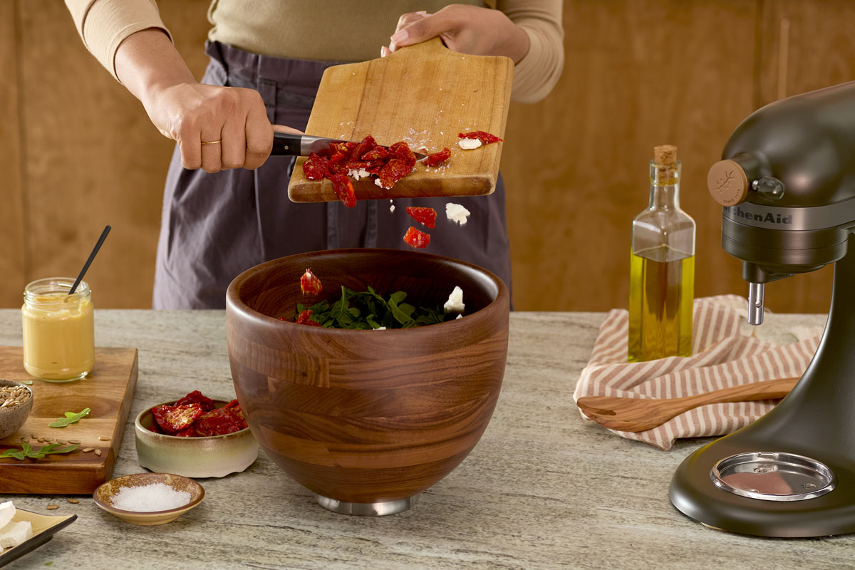 Drewno orzechowe w Twojej kuchni — KitchenAid Artisan Evergreen