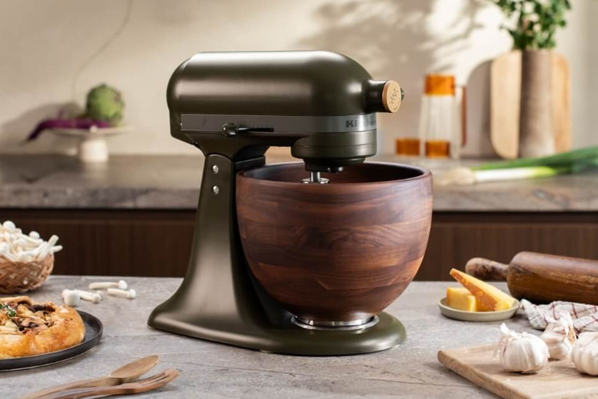 KitchenAid Artisan Evergreen na kuchennym blacie
